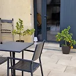 Appartement Pour 2 Avec Terrasse Au Pied De La Cité : Ma Pierre à L’édifice