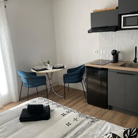 Ma Pierre A L'edifice, Face A La Cite Vue Sublime, Avec Terrasse *