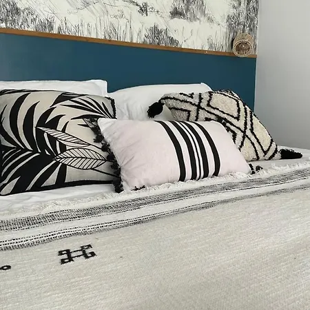 Апартаменти Ma Pierre A L'edifice, Face A La Cite Vue Sublime, Avec Terrasse *