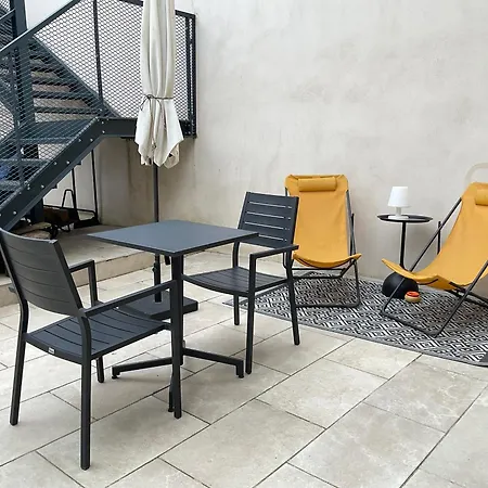 Ma Pierre A L'edifice, Face A La Cite Vue Sublime, Avec Terrasse *