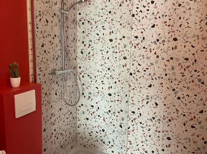 Ma Pierre A L'edifice, Face A La Cite Vue Sublime, Avec Terrasse *