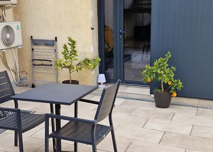 Апартаменты Ma Pierre A L'edifice, Face A La Cite Vue Sublime, Avec Terrasse